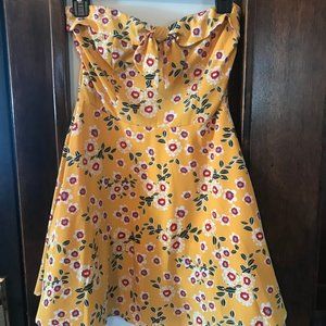 ☀️Sunny yellow floral strapless frock NWOT💖